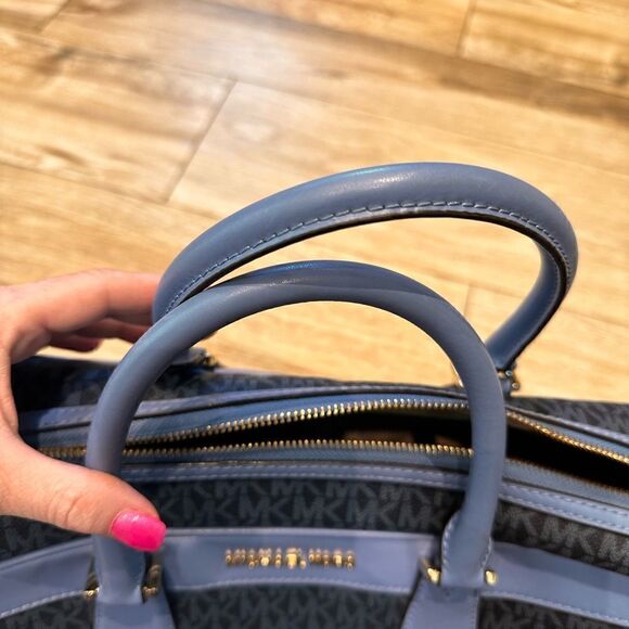 Used Michael Kors blue duffle travel bag - Picture 13 of 16